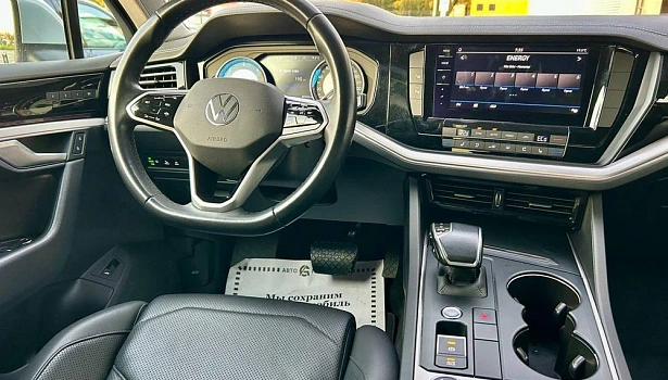 Touareg Business 3.0d AT 4WD (249 л.с.) фото 10